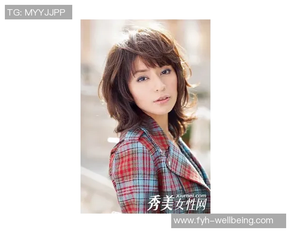 紫色头发的足球女星闪耀赛场展现独特风格与魅力